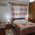 Apartamento Gjata *