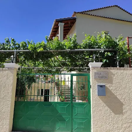 Gjata Apartamento *